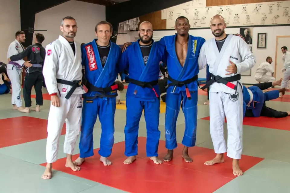 Combattants de JJB sur un tatami